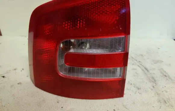 Skoda Octavia Mk2 (1Z) Rear/tail lights 1Z9945