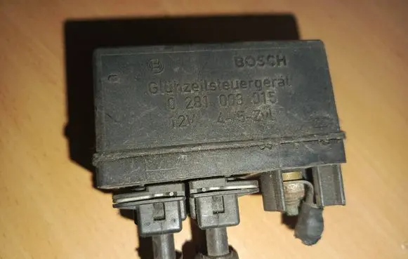 Fiat Panda II Glow plug pre-heat relay 0281003015