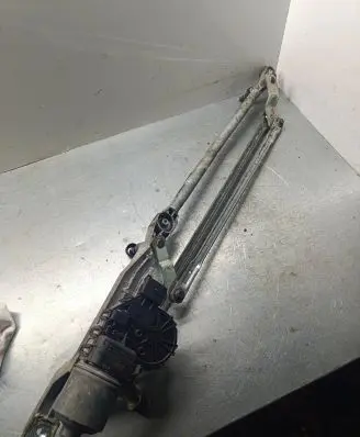 Ford Focus Front wiper linkage and motor 3397020850 4m5117508aa
