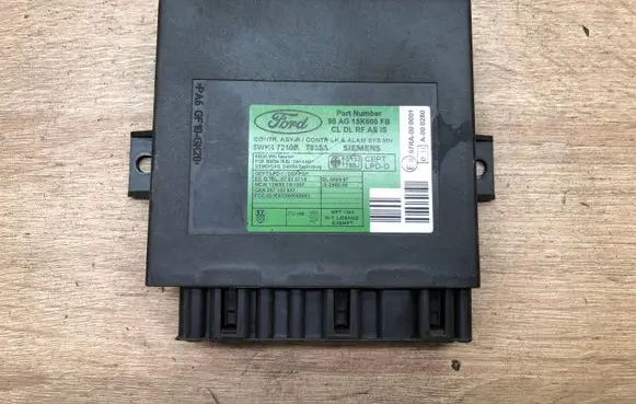 Ford Focus Comfort/convenience module 98AG15K600FB