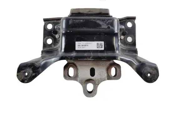 Skoda Superb B8 (3V) Engine mount bracket 3Q0199555H