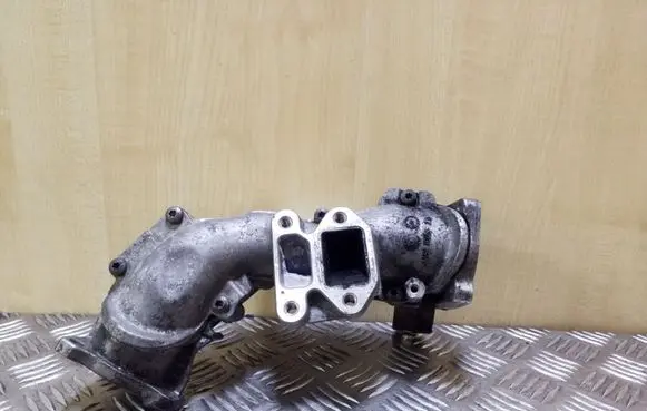 Opel Astra J Air intake duct part 8973858235 700997160