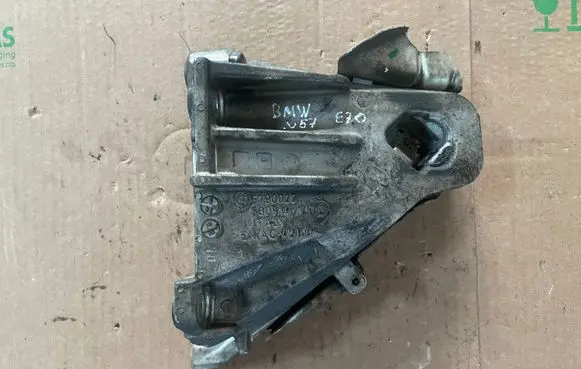 BMW X5 E70 Engine mounting bracket 6790022