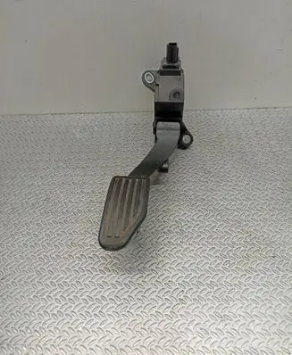 Toyota Yaris Accelerator throttle pedal 781100D110 16071659270 16268C