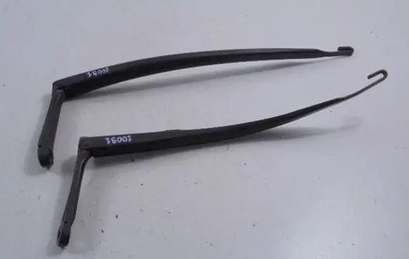 Alfa Romeo 147 Front wiper blade arm