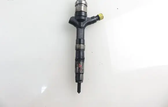 Toyota Corolla E120 E130 Fuel injector 236700G010