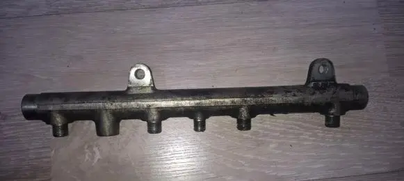 Renault Scenic I Fuel main line pipe 0445214015 7700111013