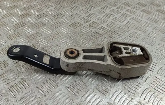 Engine mount bracket