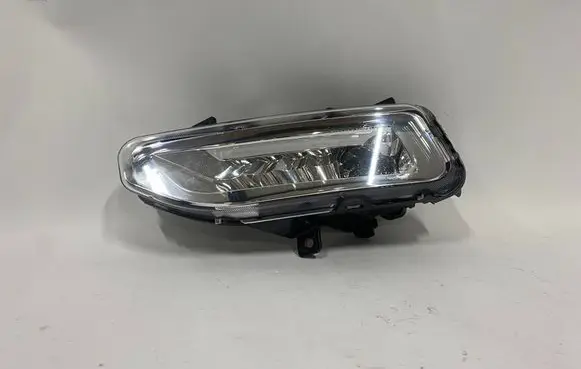Nissan Leaf II (ZE1) Front fog light 261555SE0B F0GK8219001
