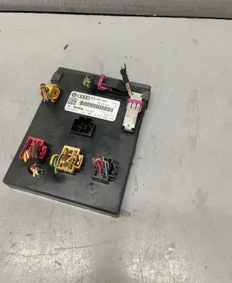 Audi A4 S4 B8 8K Comfort/convenience module 8K0907063 01022001