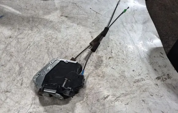 Lexus IS 220D-250-350 Rear door lock