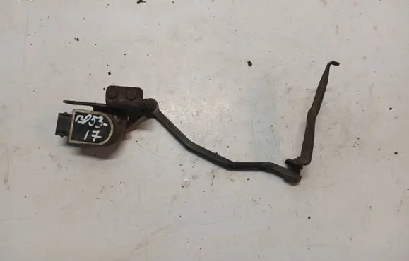 Headlight/headlamp level sensor