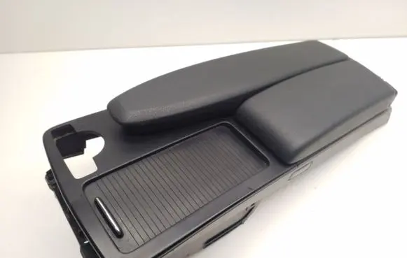 Mercedes-Benz C W204 Armrest a2046801339