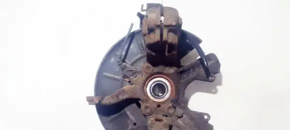 Volkswagen Golf V Front wheel hub