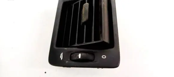 Volvo V50 Dash center air vent grill Y01128