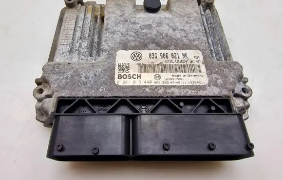 Volkswagen PASSAT B6 Engine control unit/module 03G906021NK