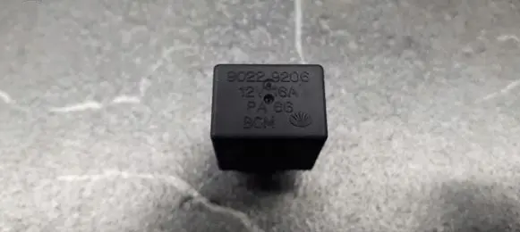 Daewoo Lanos Fuel pump relay 90229206