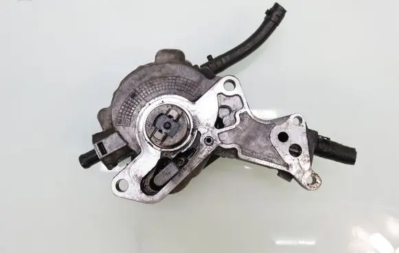 Skoda Fabia Mk1 (6Y) Vacuum pump 038145209N