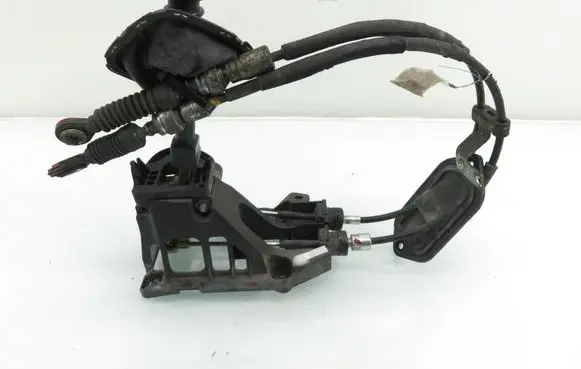 Toyota Yaris Gear shifter/selector 33530680L