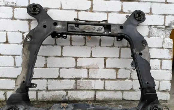 Volvo V70 Front subframe 060223T0 154254