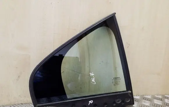 Rear vent window glass