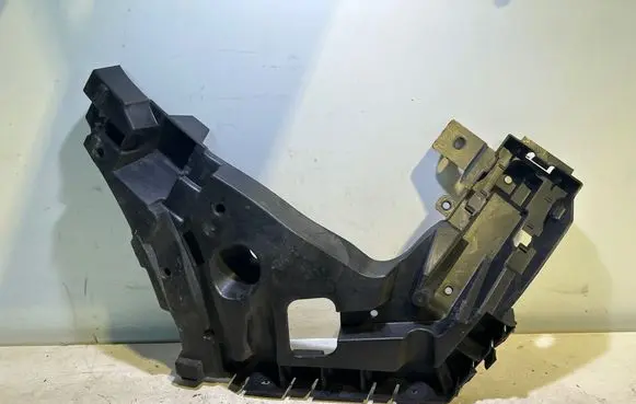 Volvo XC40 Rear bumper mounting bracket 32227485