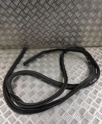Audi Q7 4M Trunk rubber seal (body) 4M0827705