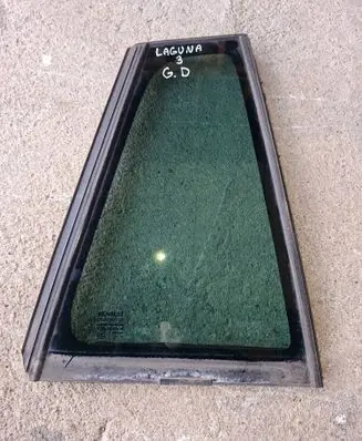 Renault Laguna III Rear side window 822200005R