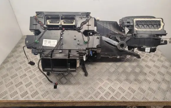 Audi Q5 SQ5 Interior heater climate box assembly 8T1820005K