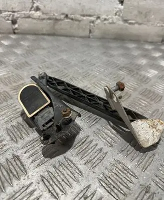 Mercedes-Benz S W222 Air suspension front height level sensor A2229050503