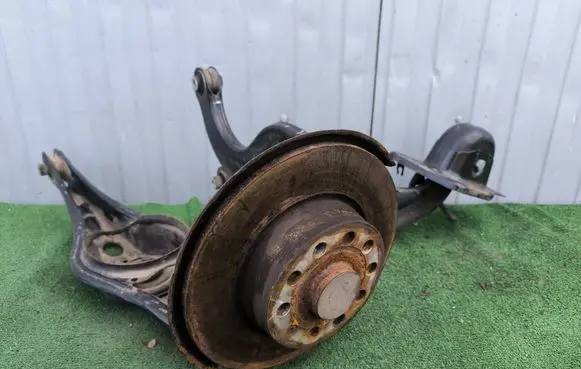 Volkswagen PASSAT B8 Stub axle 5Q0505436P