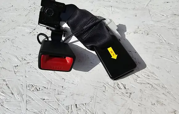 KIA Xceed Rear seatbelt buckle 89830J7000