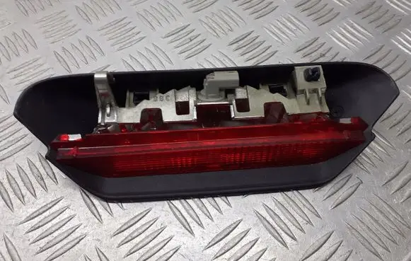Toyota Yaris Third/center stoplight