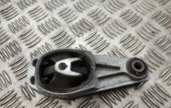 Citroen C3 Aircross Engine mount bracket 9802483780