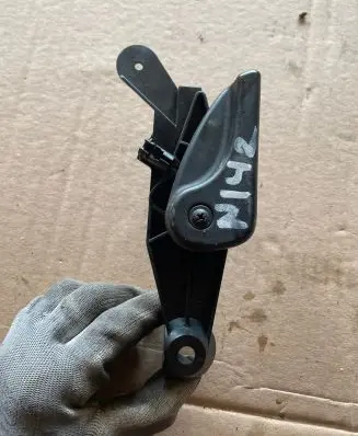 BMW X5 E70 Engine bonnet (hood) release handle 7148521