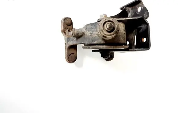 Toyota RAV 4 (XA30) Engine mount bracket
