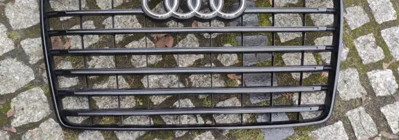 Audi A8 S8 D4 4H Front bumper upper radiator grill 