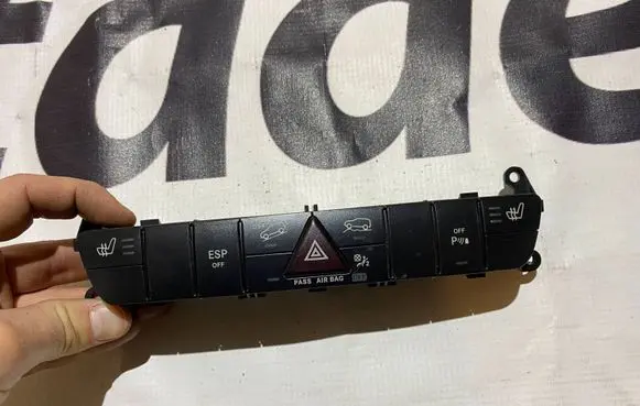 Mercedes-Benz ML W164 Hazard light switch A1648709910 1648709910
