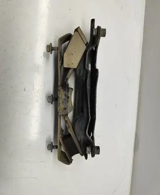 Gearbox mounting bracket