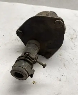 Volkswagen Golf III Vacuum pump 028207A