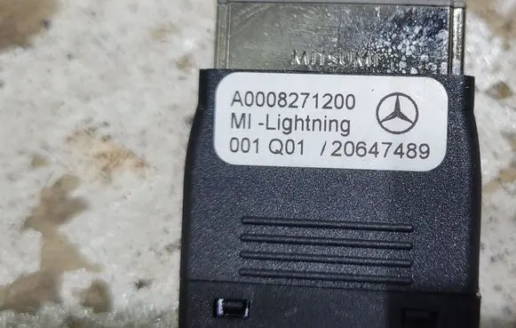 Mercedes-Benz GL X166 iPod connector socket A0008271200