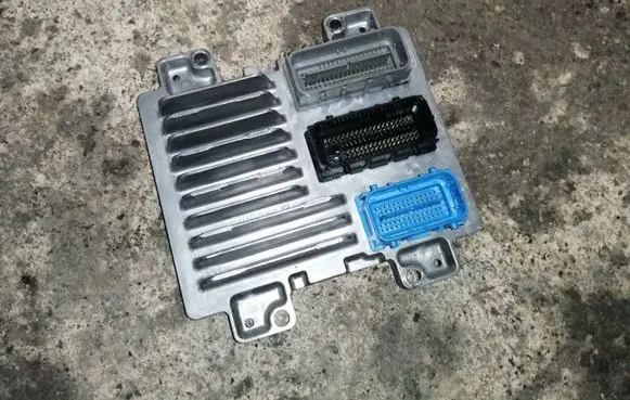 Opel Mokka X Engine control unit/module 12679097