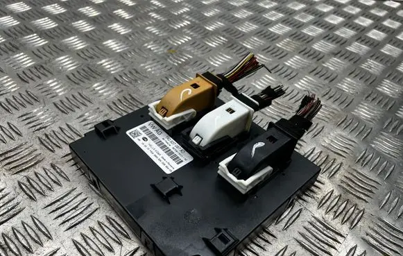 Skoda Octavia Mk2 (1Z) Comfort/convenience module 1K0937087AD S0709 5DK009654