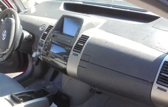 Toyota Prius (NHW20) Dashboard 