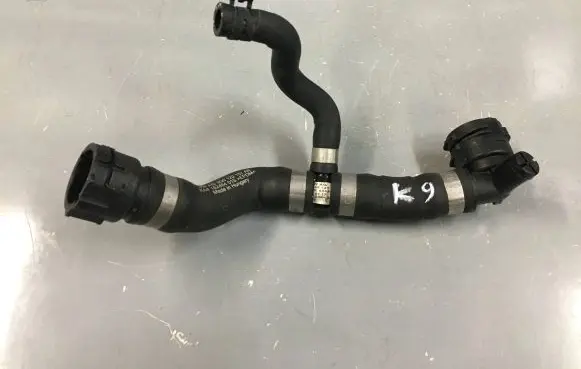 Volkswagen PASSAT B8 Engine coolant pipe/hose 3Q0122157AB