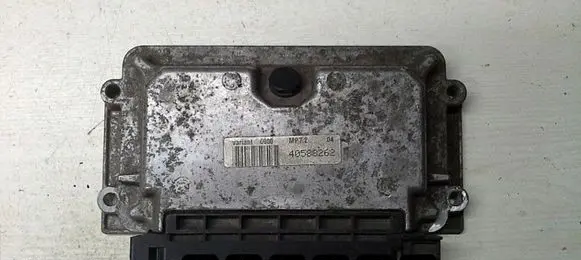 Peugeot 206 Engine control unit/module 0261206216
