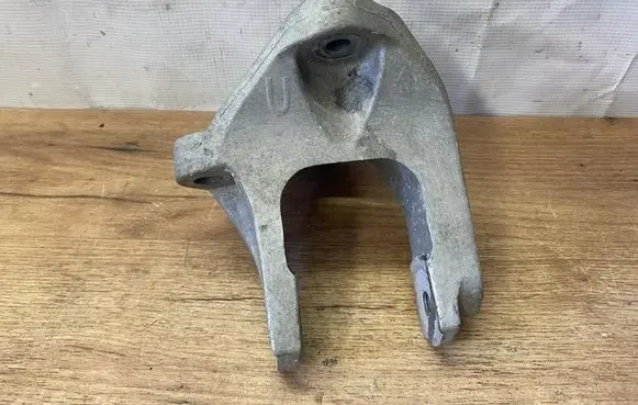Renault Megane E-Tech Engine mounting bracket 