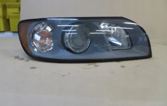 Volvo V50 Headlight/headlamp 30698886