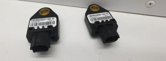 Dodge Caliber Airbag deployment crash/impact sensor P04896061AA