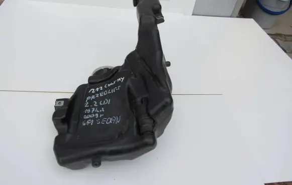 Mercedes-Benz E W212 Windshield washer fluid reservoir/tank A2048600460 A204869
